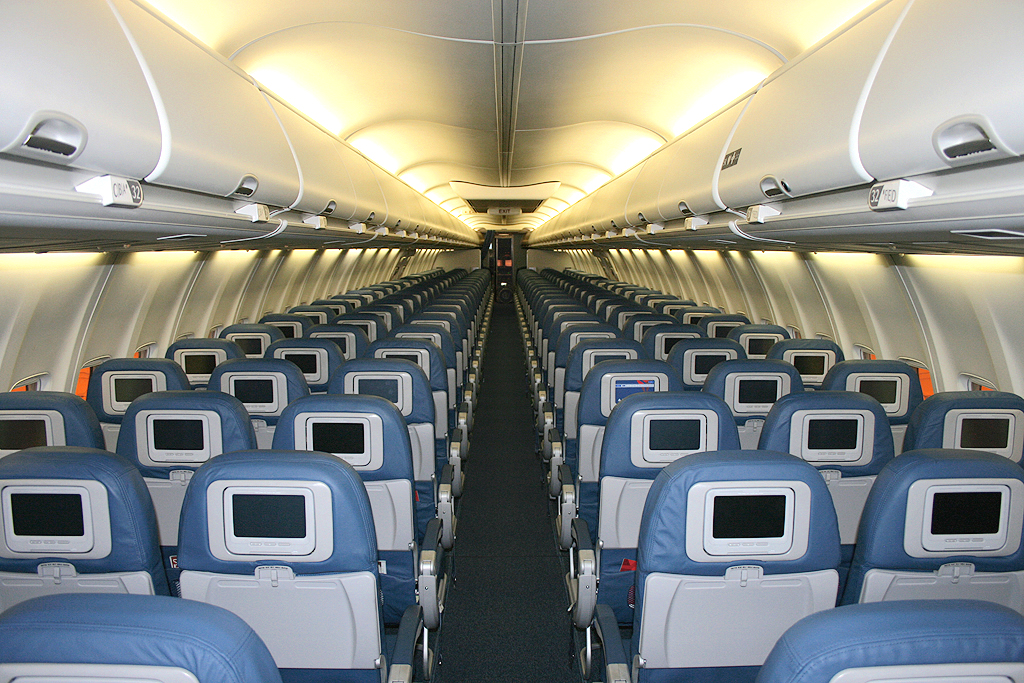 Delta_Air_Lines_Boeing_737-800_cabin